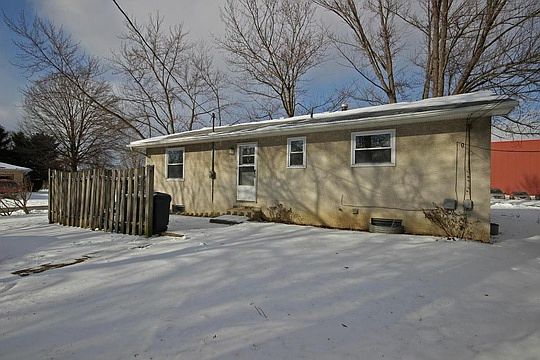 3rd image of 119 Illinois Ave