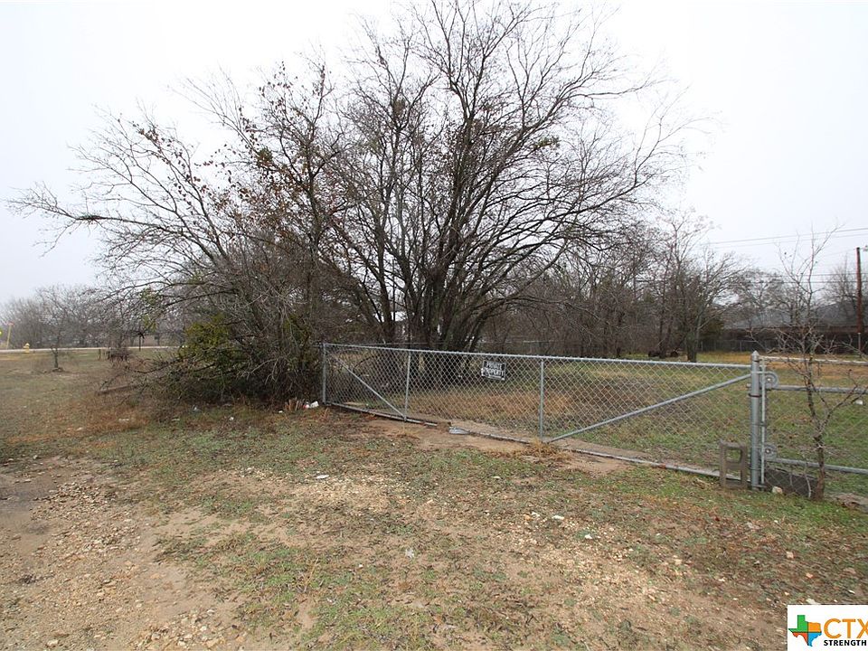 2nd image of 1500 Mohican Trl