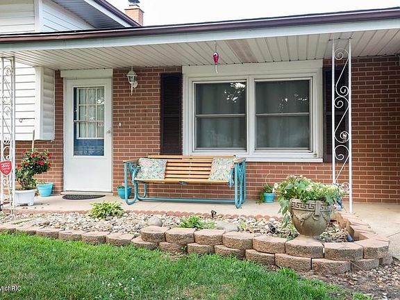 3rd image of 5948 James Dr