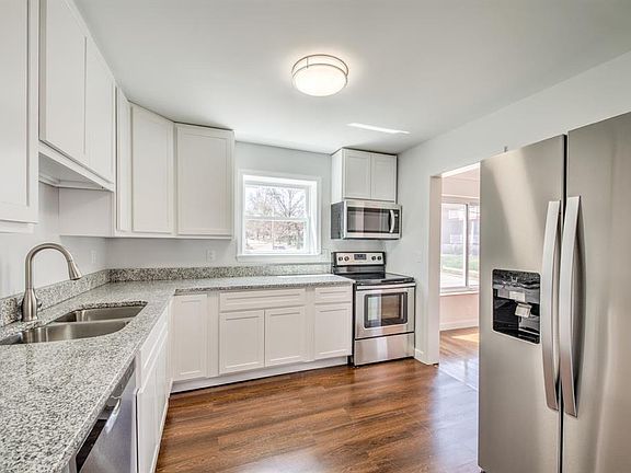 All-new kitchen with new stainless steel applicances