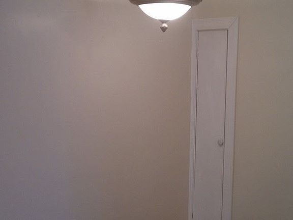 4th image of 202 N Meadow St APT 2