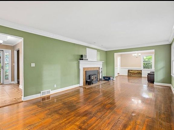 4th image of 2601 Loch Dr