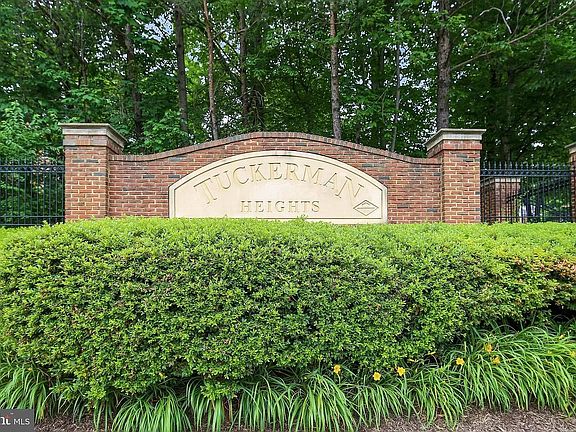 Tuckerman Heights community of 37 luxury townhomes