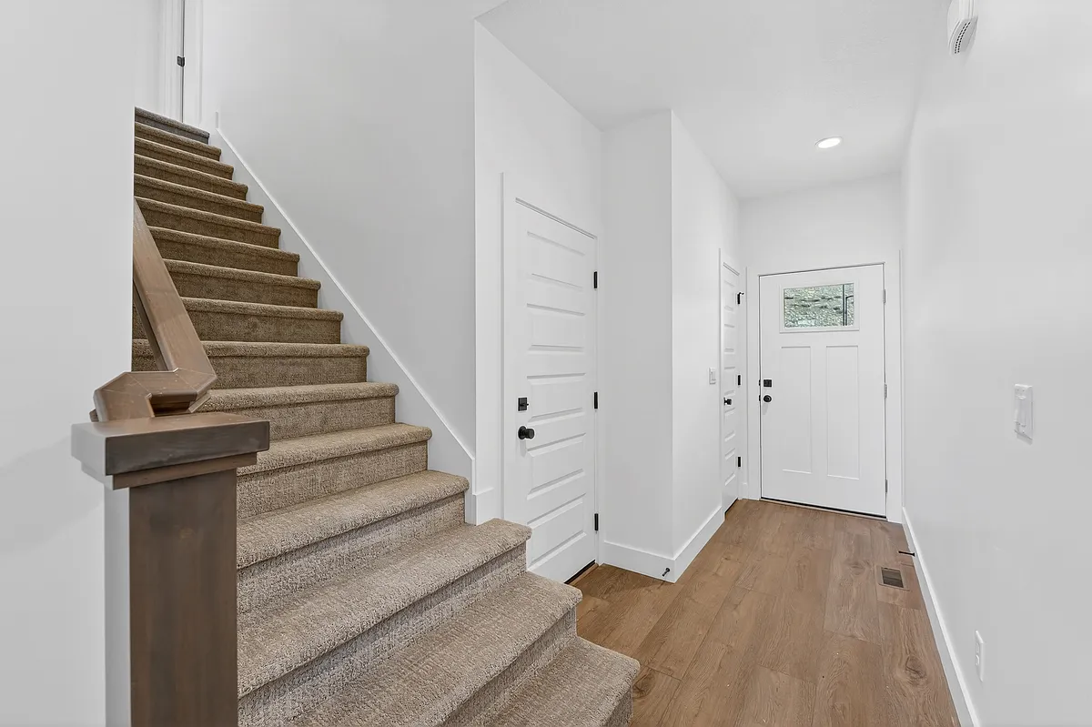 Building Photo - 2209 W Swift Fox Dr