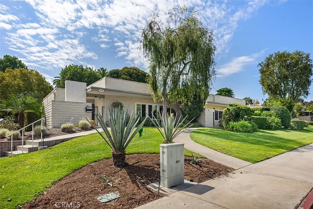 1 bed, 675 sqft, $2,700 — Photo 2