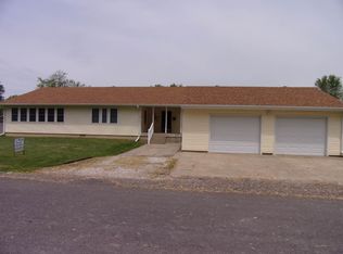 327 E Randolph St, Roodhouse, IL 62082