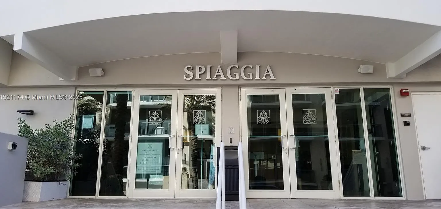 Spiaggia Ocean Condo — Photo 3