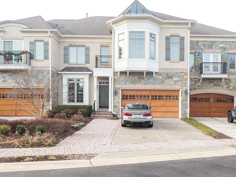 1st image of 18353 Fairway Oaks Sq
