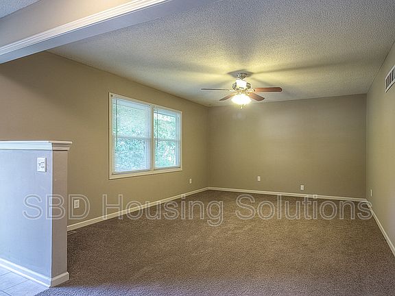 3rd image of 1611 High Dr