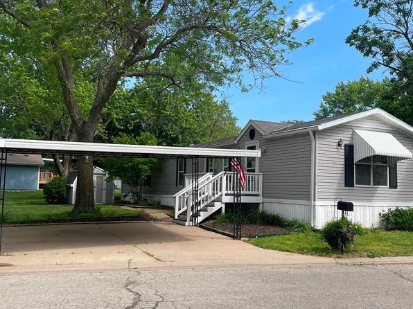 310 SE 47th St, Topeka, KS 66609