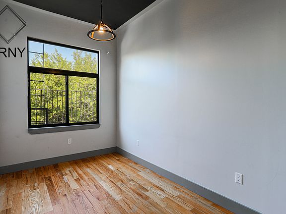 4th image of 204 Irving Ave APT 2
