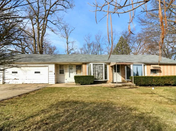 20822 N Birch St, Deerfield, IL 60015