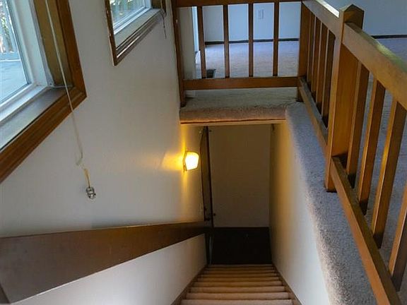 3rd image of 2181 Eola Dr NW