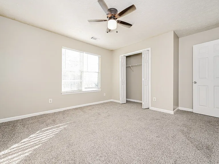 725 Grove Pointe Cir — Photo 14
