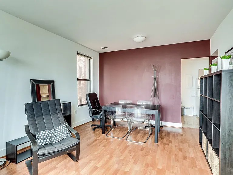 1842 California St NW #13B — Photo 7