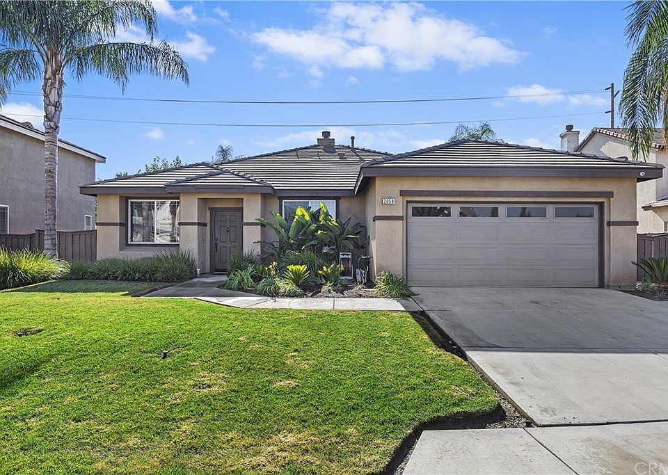 1st image of 2058 Loreto St