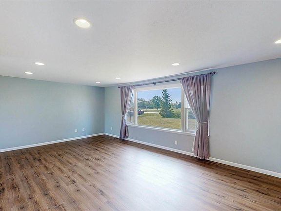 4th image of 740 Nathan Dr