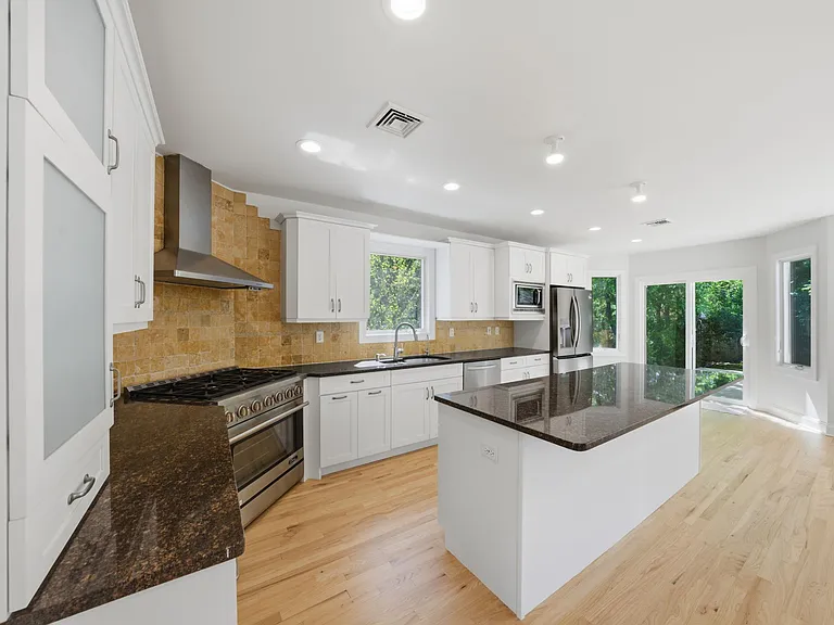 232 Riveredge Rd — Photo 7