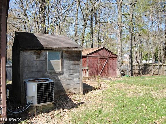 3rd image of 74 Arrowhead Dr