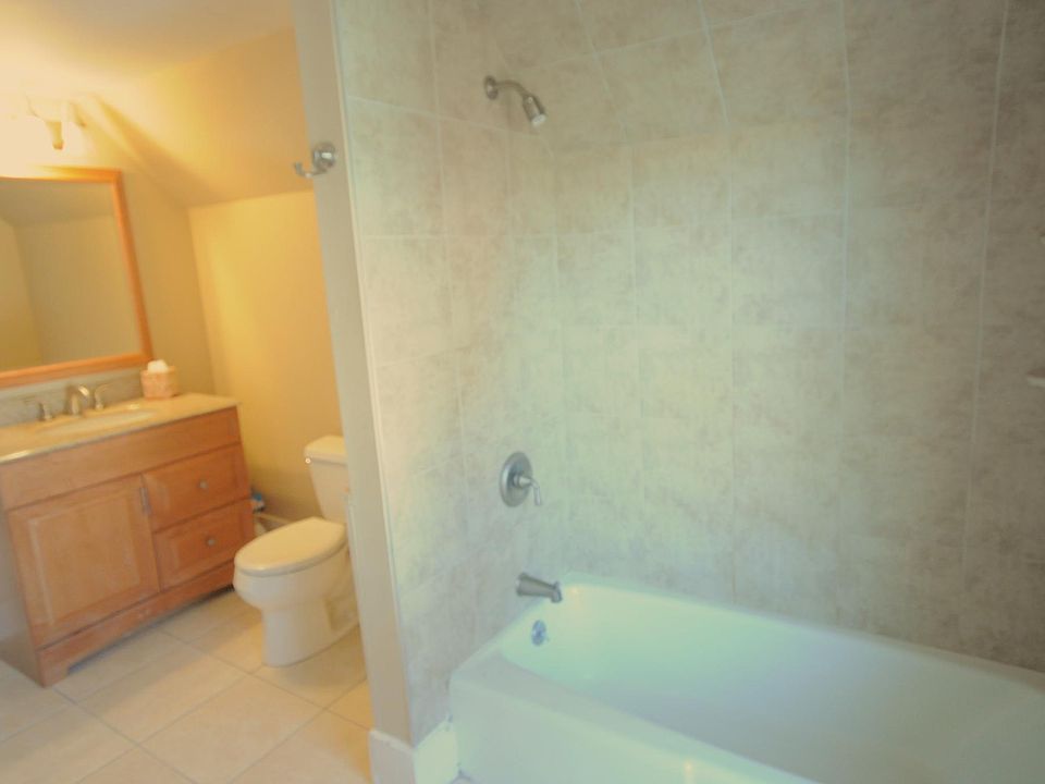 Full Bathroom with washer/dryer