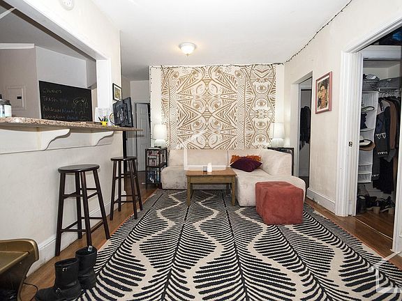 3rd image of 58SN Egmont St #5SN