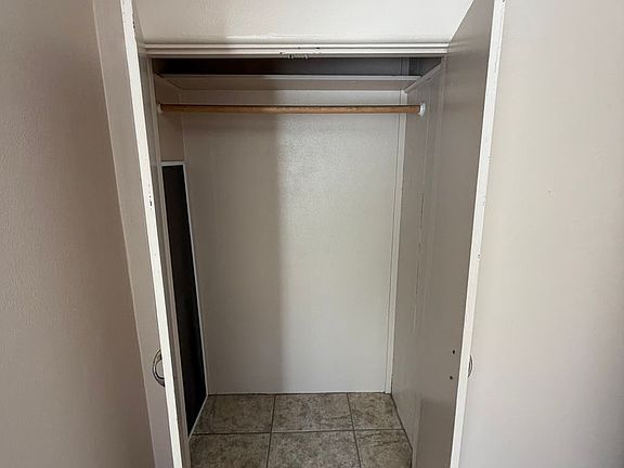 4th image of 2041 Vine Ave APT 1
