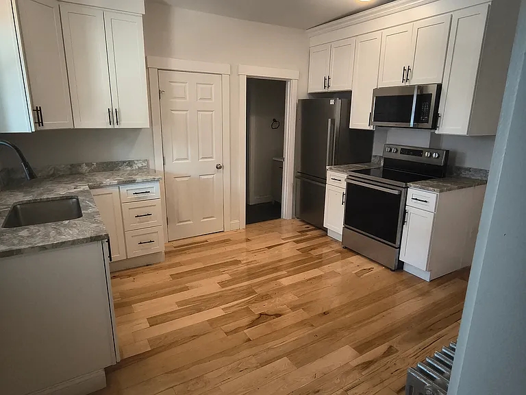 360 Elm St #1 — Photo 32