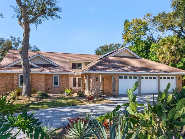 2392 Landings Cir, Bradenton, FL 34209