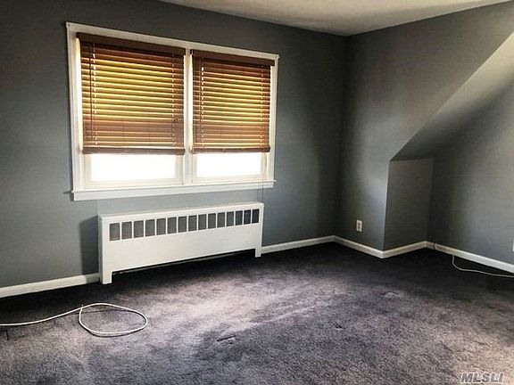 5th image of 210 Oakview Ave