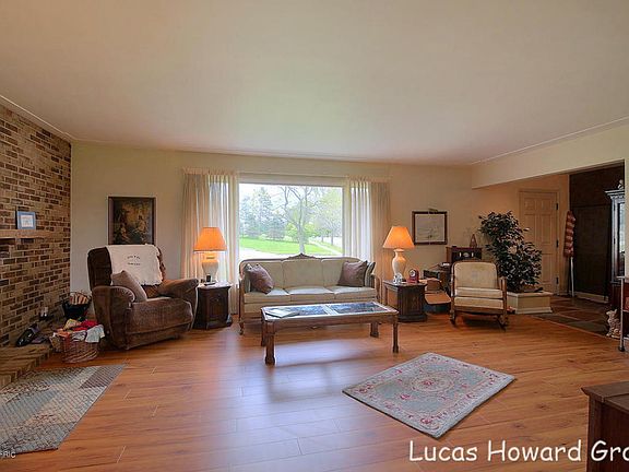 5th image of 1771 Acacia Dr NW