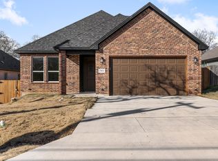 318 S Watson St #B, Alvarado, TX 76009