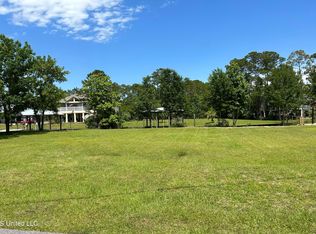 216 Fernwood Dr, Pass Christian, MS 39571