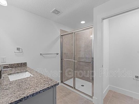 5th image of 5205 Eggleston Ave #303