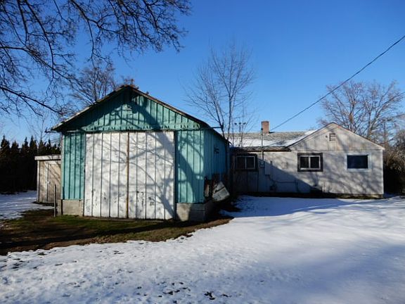 2nd image of 6916 E Appleway Blvd