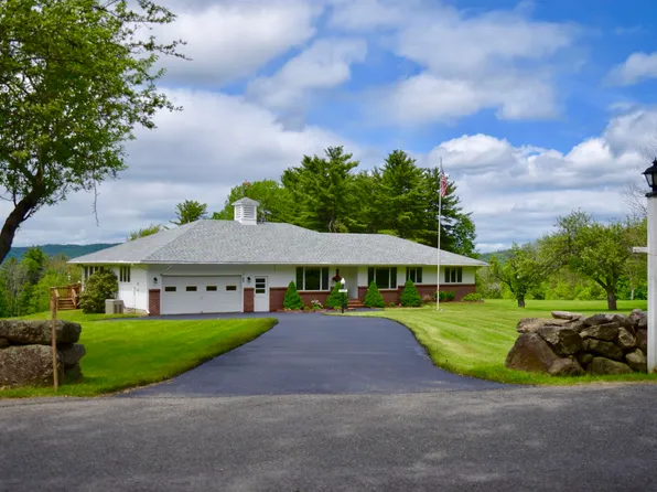 402 Pinnnacle Hill Road, New Hampton, NH 03256