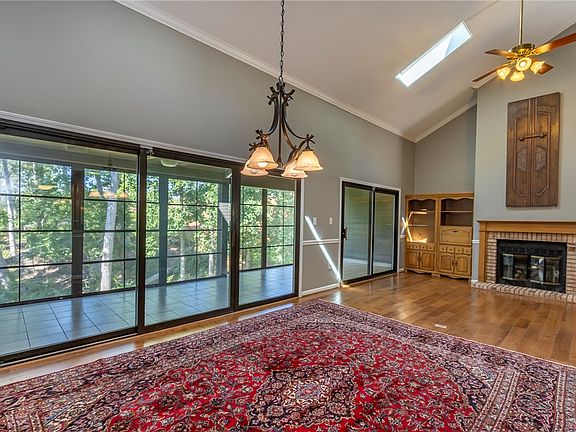 5th image of 1302 Leeward Rd