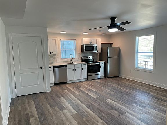 3rd image of 429 Blackford St #1