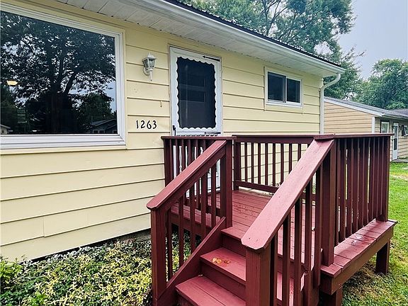 2nd image of 1263 Oxford Dr