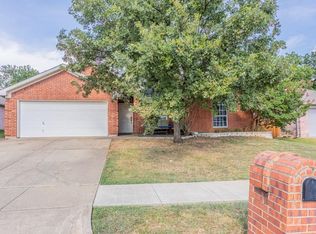 814 Parkhill Dr, Mansfield, TX 76063