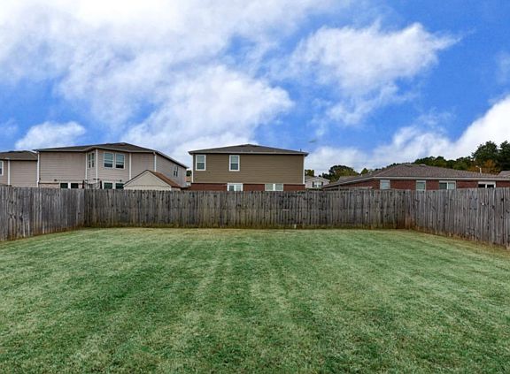 2nd image of 142 Vancouver Rd