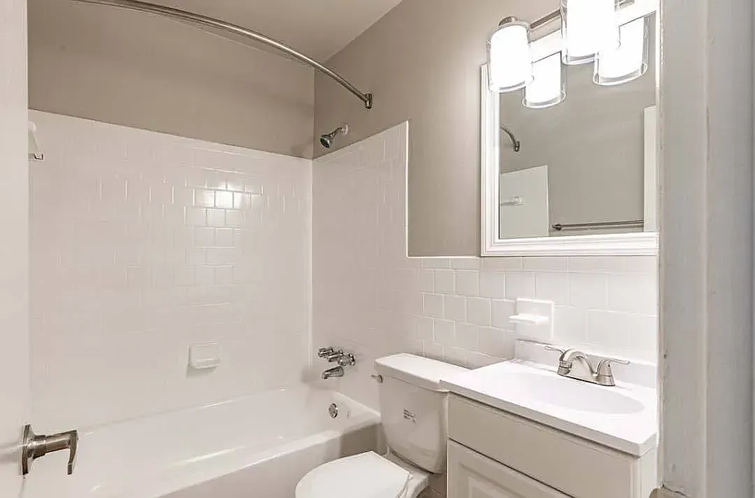 Edgewood Apartments — Photo 2