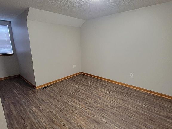 5th image of 600 E Vine Ave #600