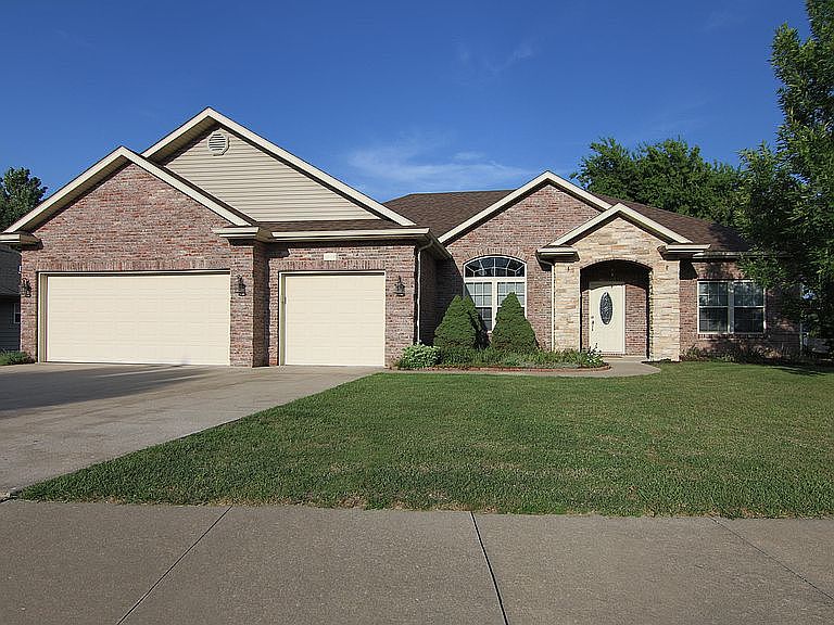 1st image of 209 Red Tail Dr