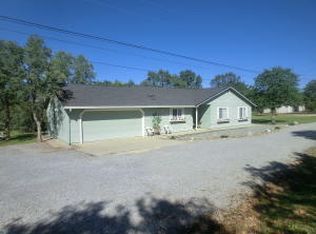 11322 Cactus Ln, Redding, CA 96003