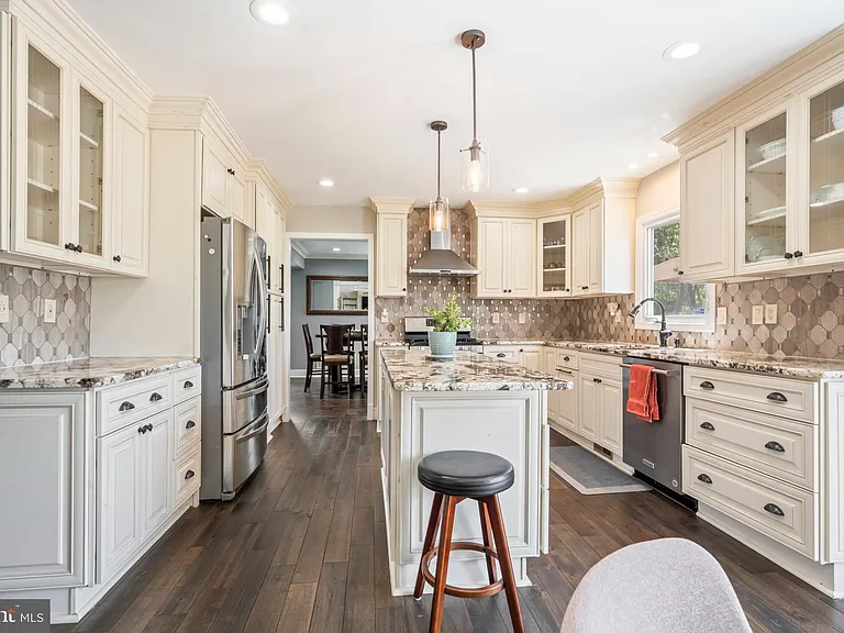 5 Robert Dr — Photo 10