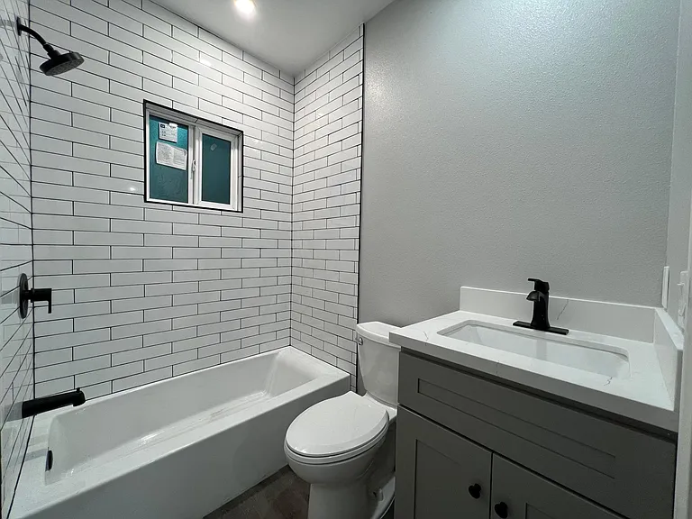 1750 W 82nd St — Photo 3