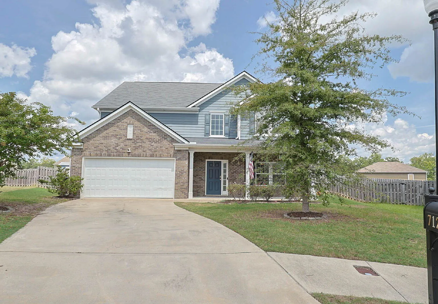 4 bed, 3.5 bath, 2809 sqft, $2,800 — Photo 1