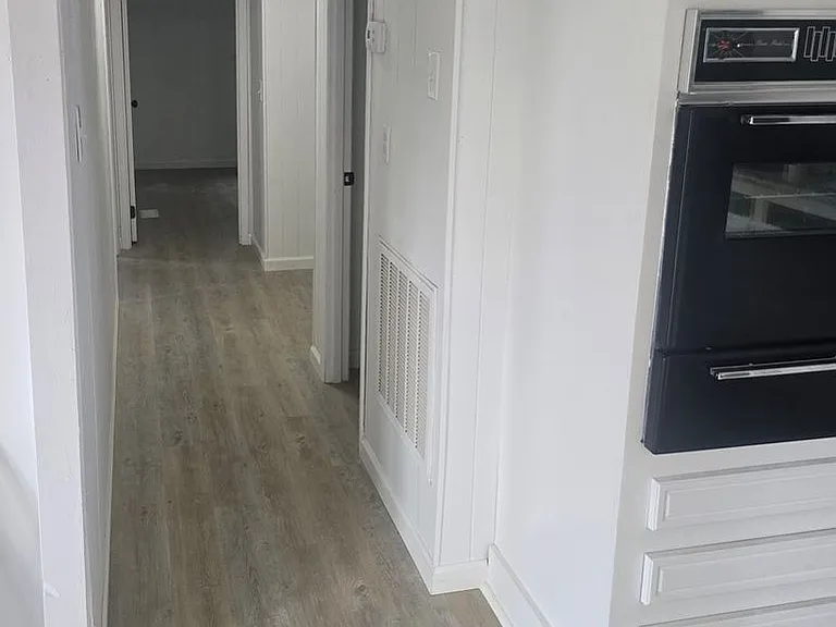 717 Howard St — Photo 15