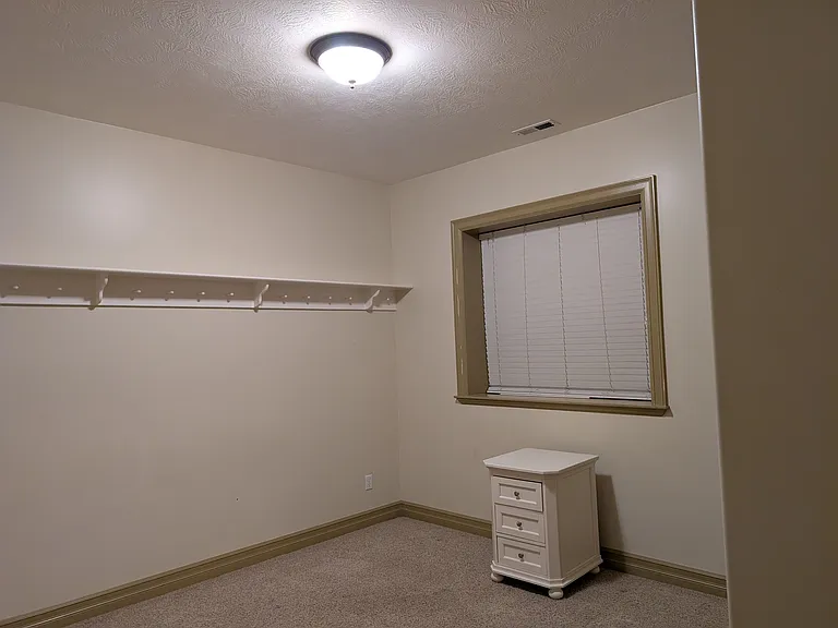 1435 E Canberra Dr — Photo 8