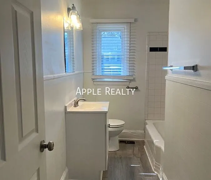 116 E Edgewood Dr #A — Photo 6